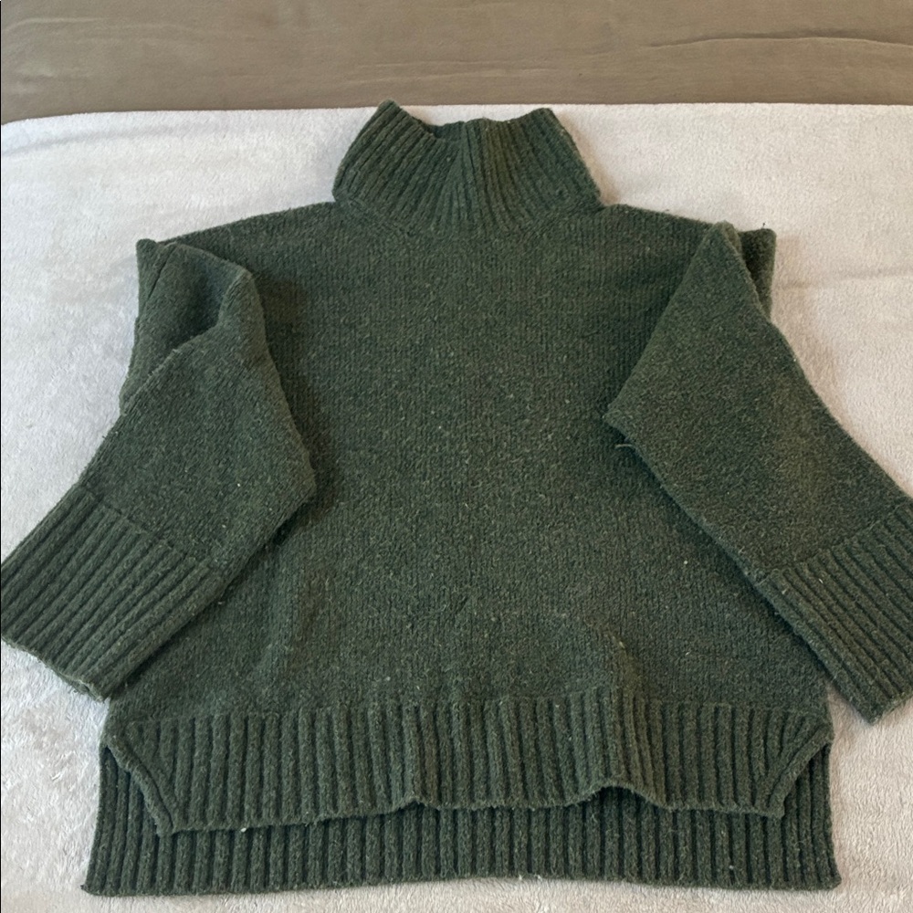 Abercrombie & Fitch Dark Olive Ribbed Turtleneck Sweater